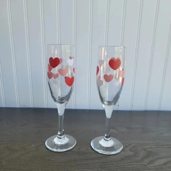 Set of 2, Valentine's Heart Champagne Glasses 8" Tall Red Pink White - Picture 8 of 8